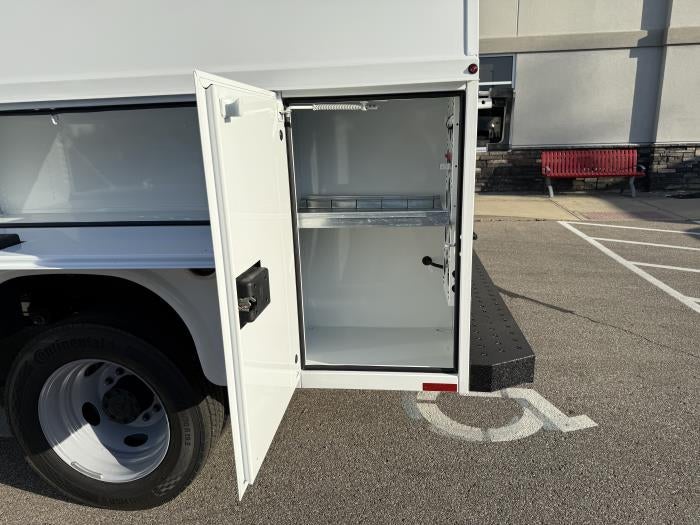 2027 Ford F-550 XL