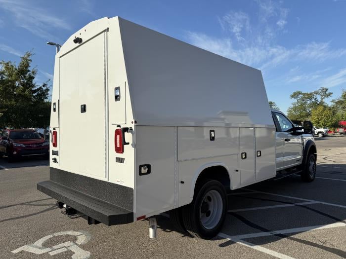 2027 Ford F-550 XL