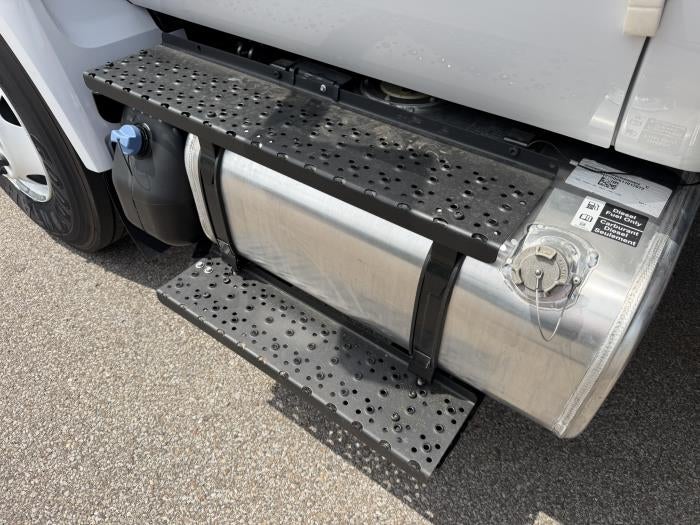 2027 Ford F-750 Standard
