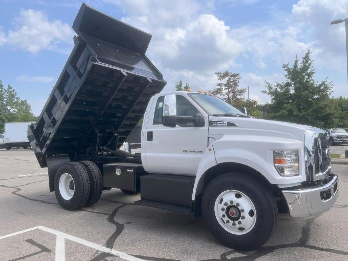 2027 Ford F-750 Standard