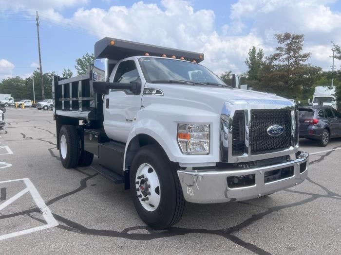 2027 Ford F-750 Standard