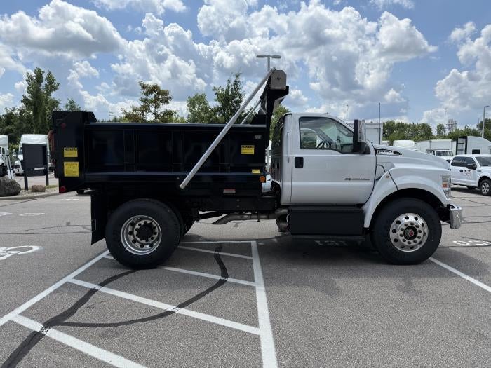 2027 Ford F-750 Standard
