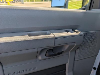 2027 Ford E-450 Standard