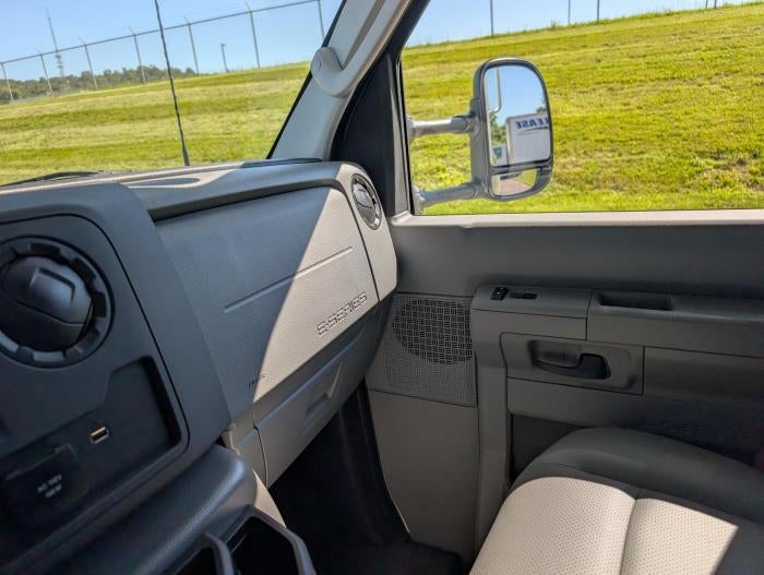 2027 Ford E-450 Standard