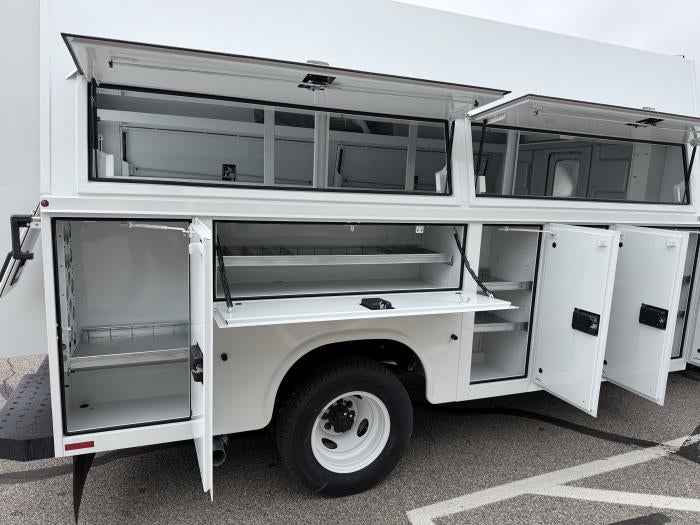 2027 Ford E-450 Standard