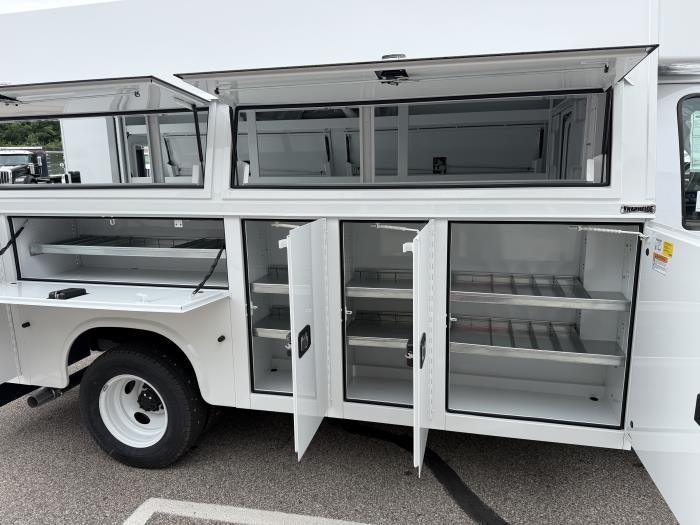 2027 Ford E-450 Standard