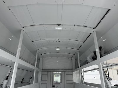 2027 Ford E-450 Standard