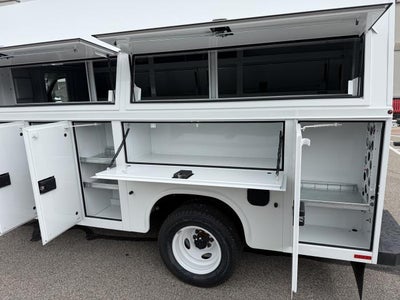 2027 Ford E-450 Standard