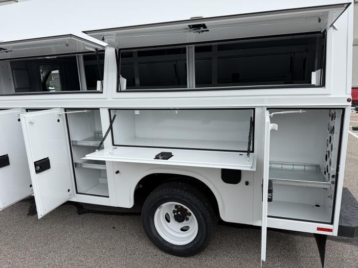 2027 Ford E-450 Standard