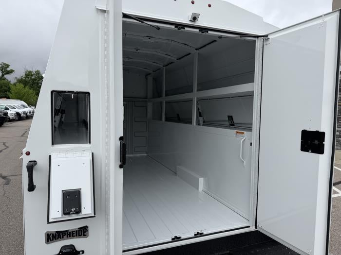 2027 Ford E-450 Standard