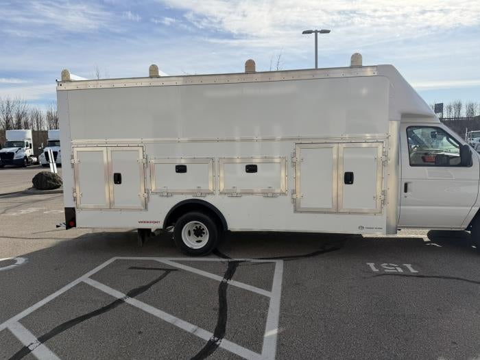 2026 Ford E-450 Standard