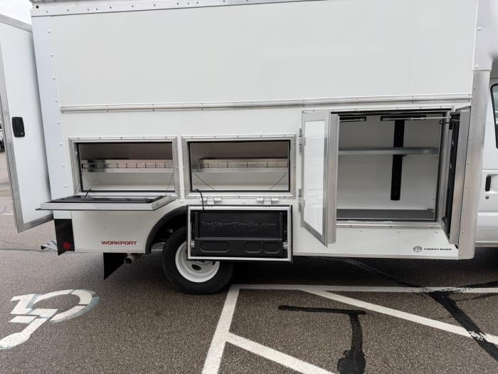 2027 Ford E-450 Standard