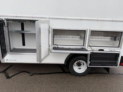 2027 Ford E-450 Standard