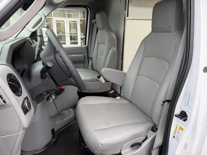 2027 Ford E-450 Standard
