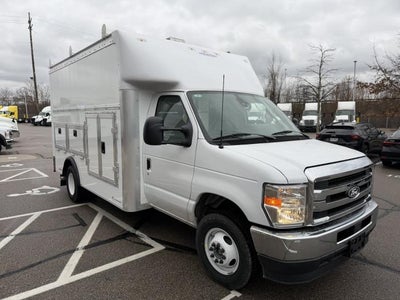 2027 Ford E-450 Standard