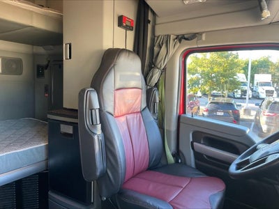 2022 Kenworth T680 Base