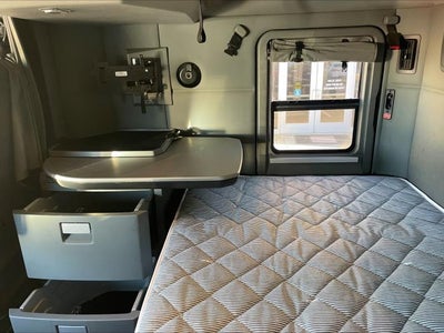 2022 Kenworth T680 Base