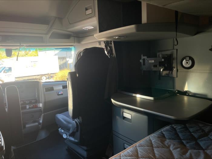 2022 Kenworth T680 Base