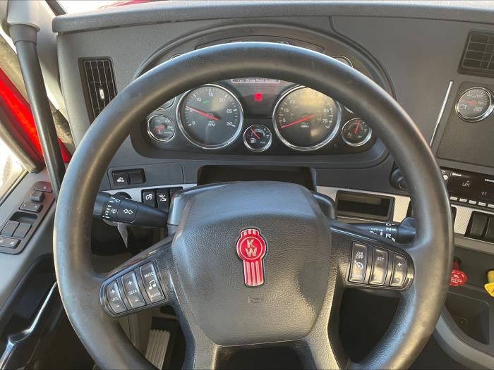 2022 Kenworth T680 Base