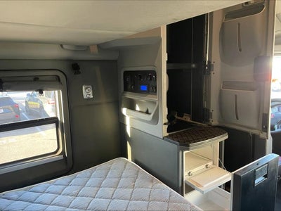 2022 Kenworth T680 Base