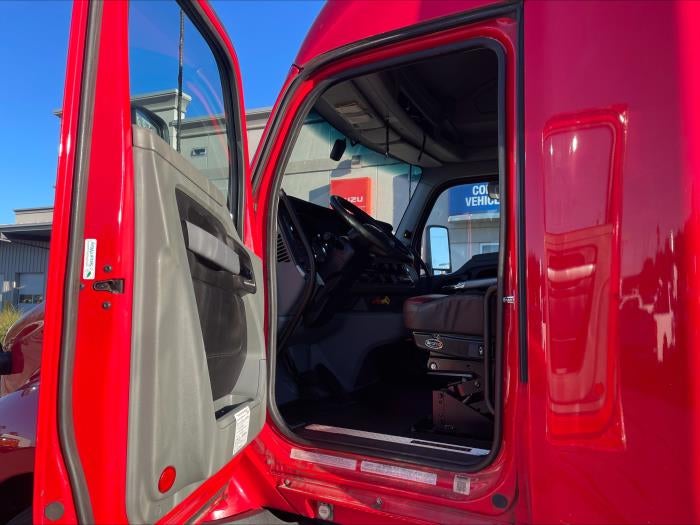 2022 Kenworth T680 Base