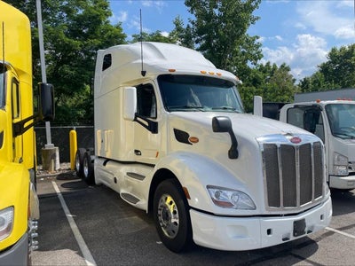 2022 Peterbilt 579 Base