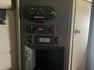 2022 Peterbilt 579 Base