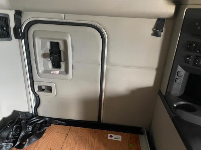 2022 Peterbilt 579 Base