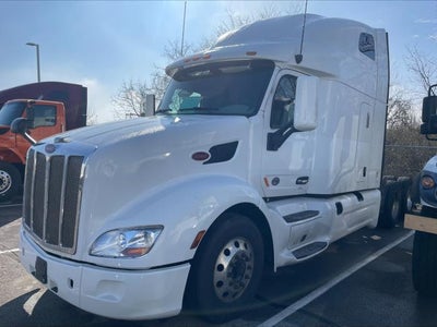 2022 Peterbilt 579 Base