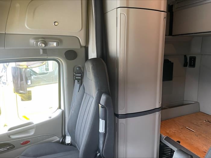 2022 Peterbilt 579 Base