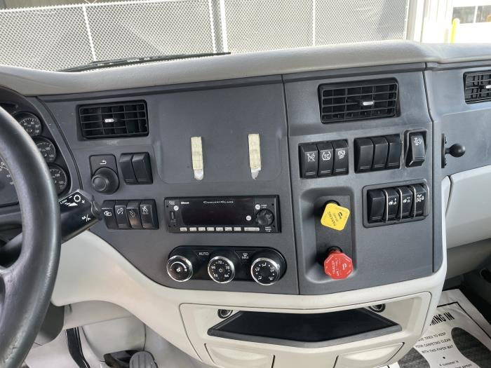 2021 Peterbilt 579 Base