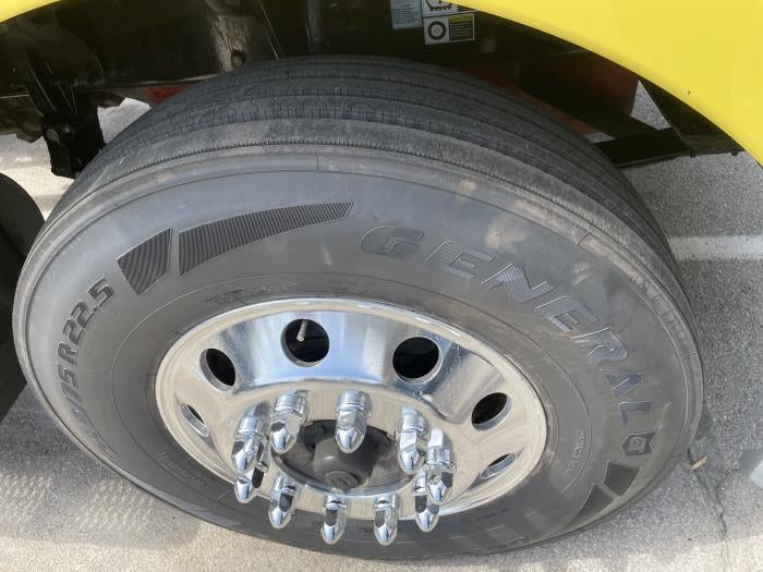 2021 Peterbilt 579 Base