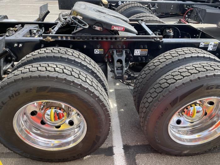 2021 Peterbilt 579 Base