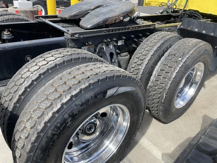 2021 Peterbilt 579 Base