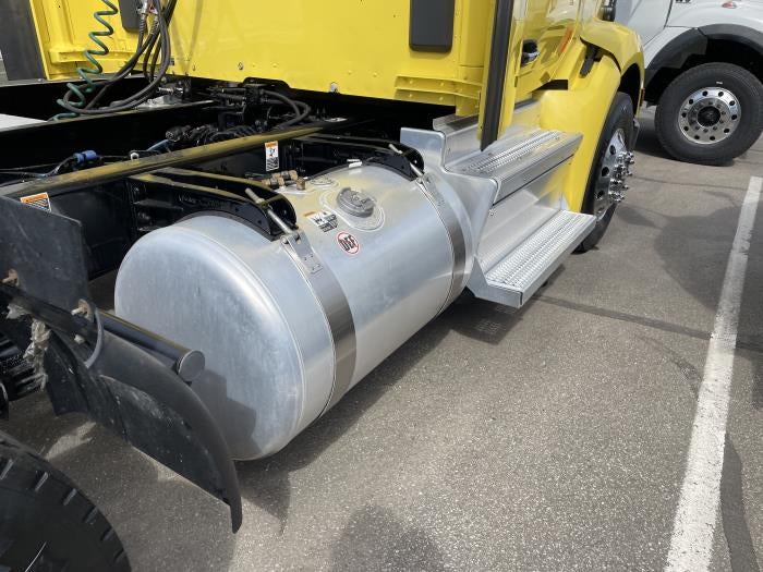 2021 Peterbilt 579 Base