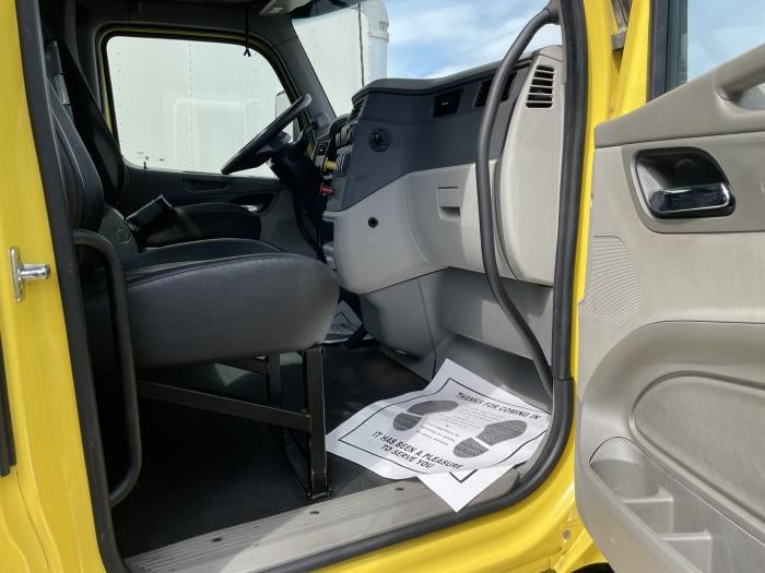 2021 Peterbilt 579 Base