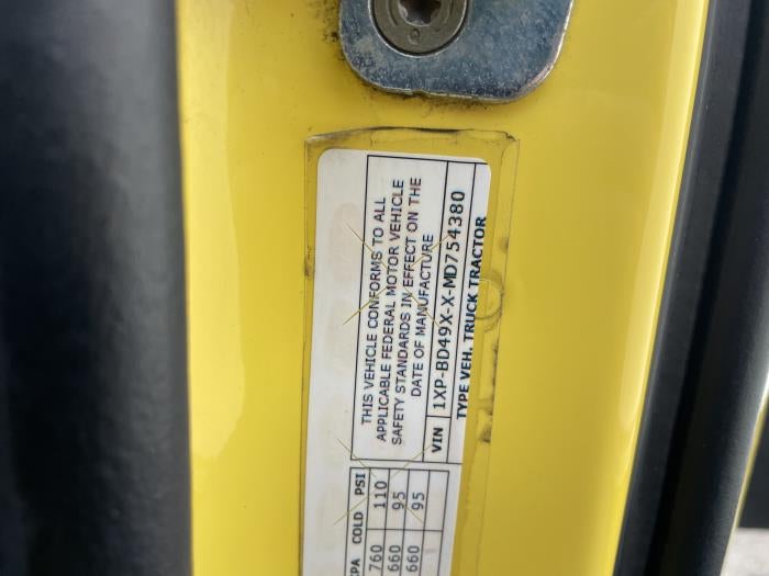 2021 Peterbilt 579 Base