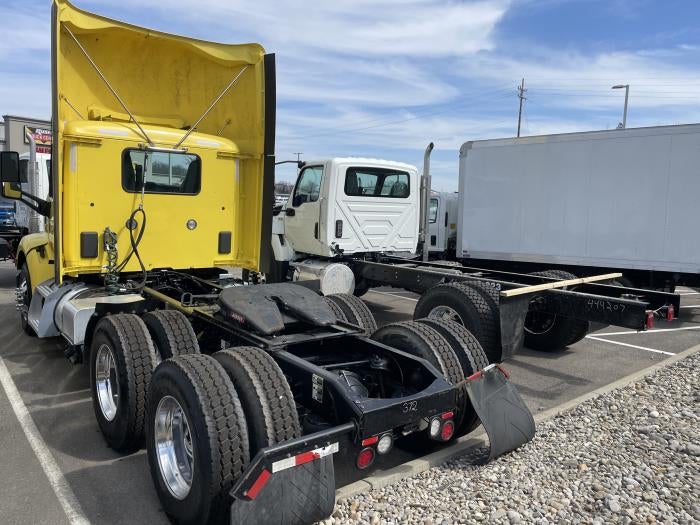 2021 Peterbilt 579 Base