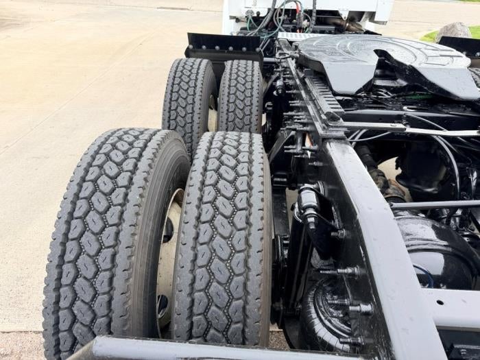 2021 Freightliner Business Class M2 112 Base