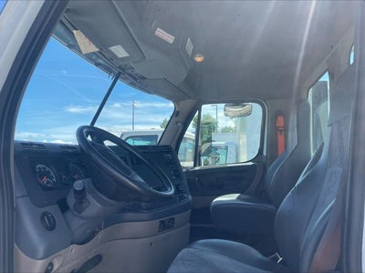 2020 Freightliner Cascadia Base