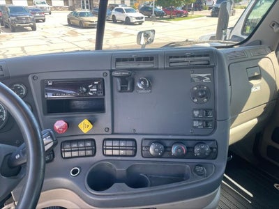 2020 Freightliner Cascadia Base