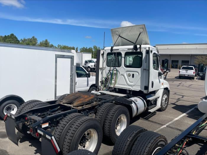 2020 Freightliner Cascadia Base