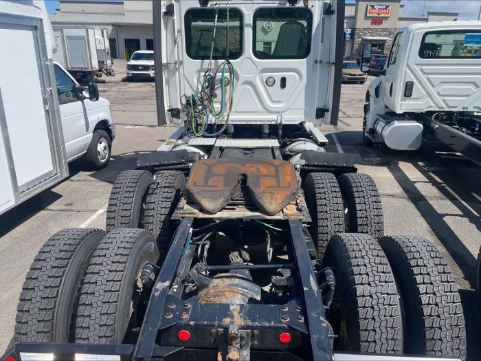 2020 Freightliner Cascadia Base