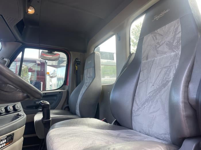 2019 Freightliner Cascadia Base