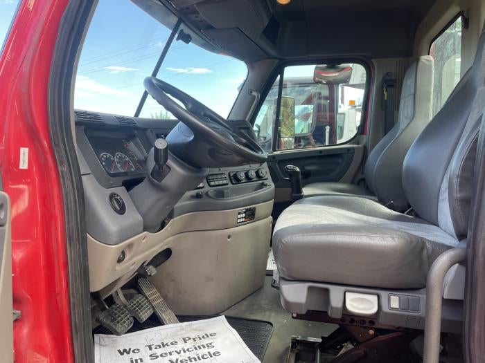 2019 Freightliner Cascadia Base