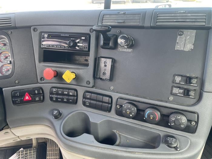 2019 Freightliner Cascadia Base