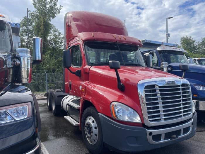 2019 Freightliner Cascadia Base