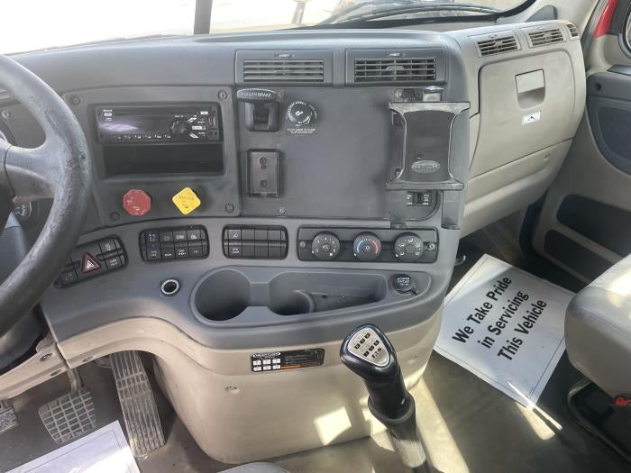 2019 Freightliner Cascadia Base