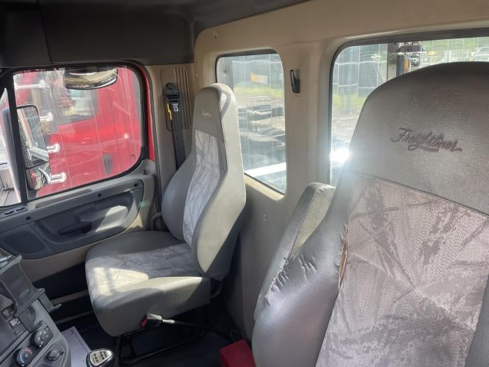 2019 Freightliner Cascadia Base