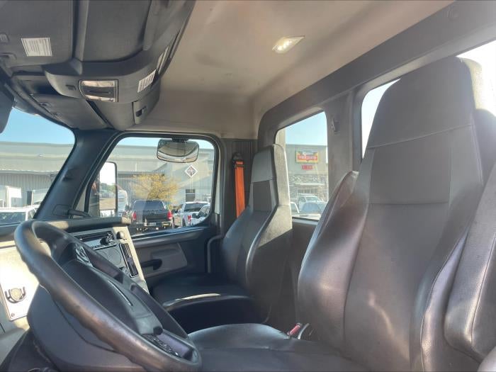 2021 Freightliner Cascadia Base